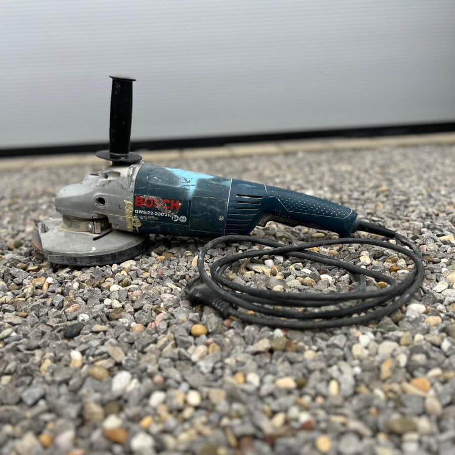 Hier sehen Sie einen Betonschleifer von Bosch.